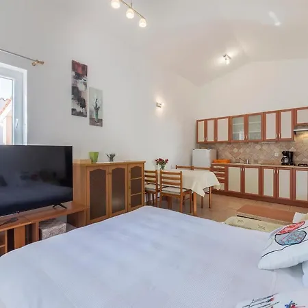 1 Bedroom Amazing In Vodnjan